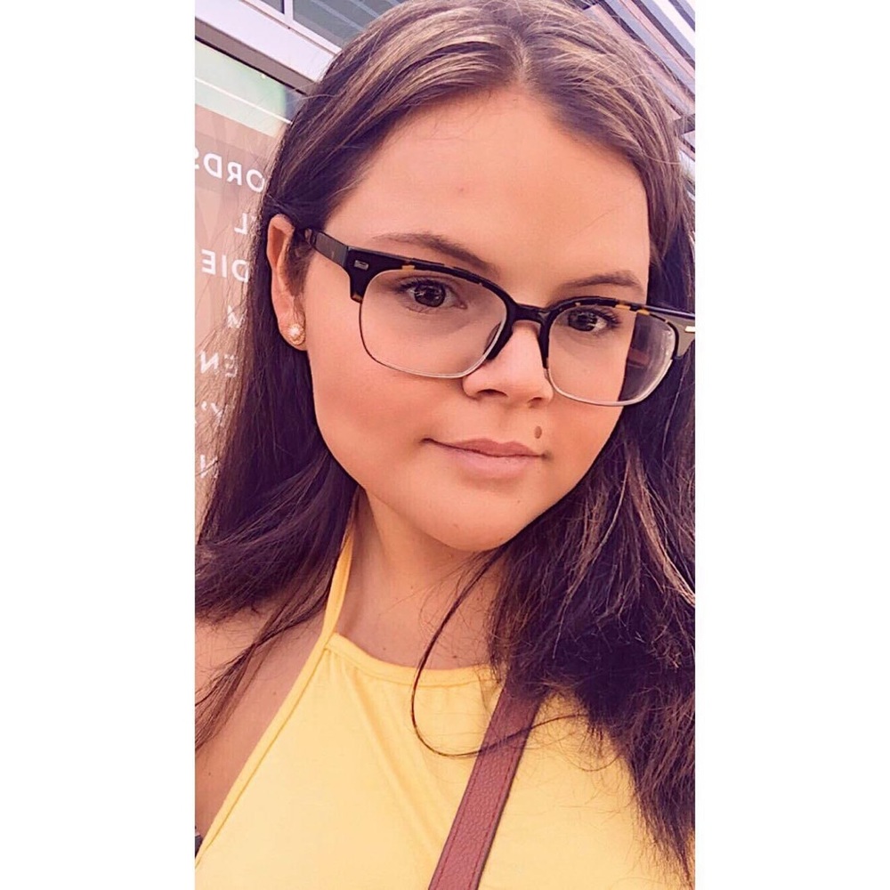 Meet your Posher, Lexie